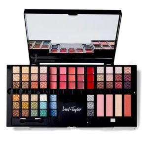 Lord & Taylor Favorites Eye, Lip and Cheek Deluxe Set